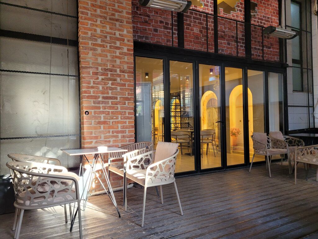 Bar ristorante in vendita vicino alla strada di Elbasan