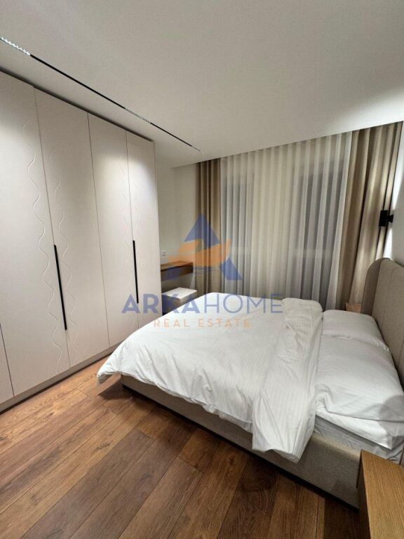 AFFITTASI APPARTAMENTO 2+1 "TEK XHAMLLIKU" 900 EURO