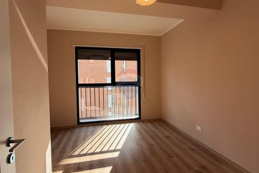 Bulevardi i Ri, jepet me qira 2+1+2