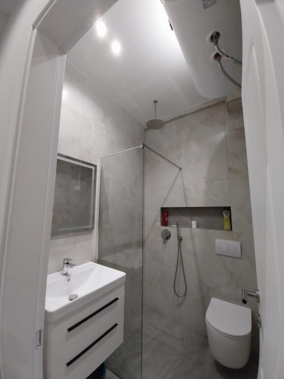 🏠 Private 1+1 Apartment for Rent in Vlorë,near Muradie