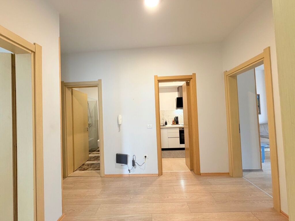 SHITET apartament 3+1 plot dritë tek HIPOTEKA e Tiranës