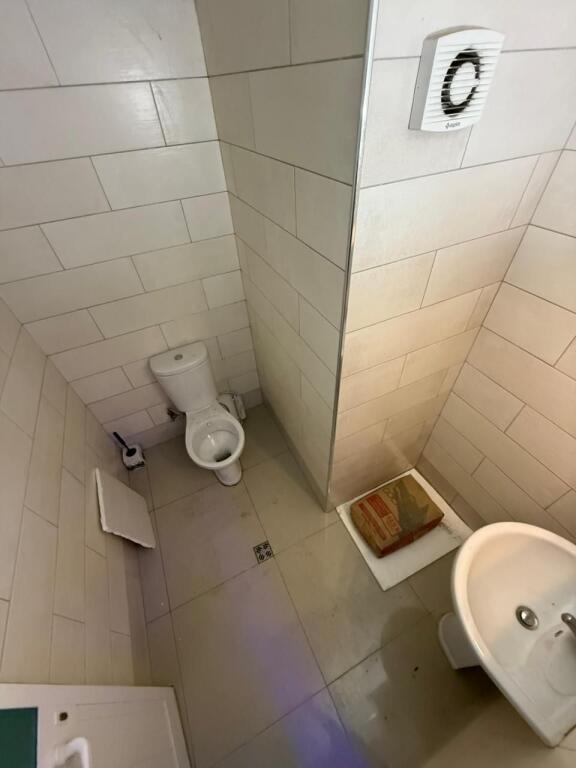 Shop for sale open space on floor 0 - Astir