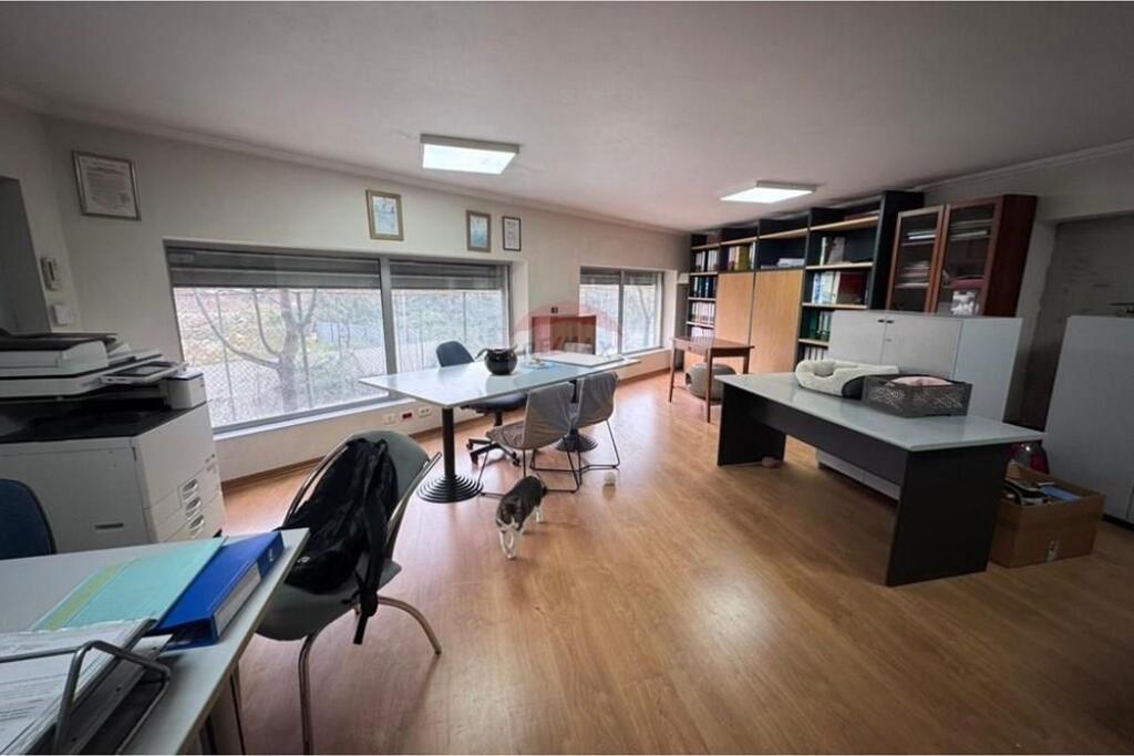 ISH PARKU, AMBIENTE COMMERCIALE IN VENDITA