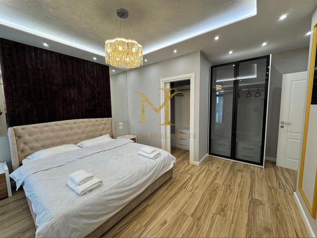 APARTAMENT ME QERA 2+1+2 NE VOLLGA TEK 27 KATESHI !