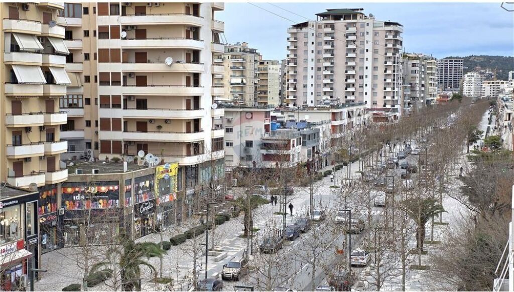 Apartament 2+1+2 ne shitje ne Bulevard