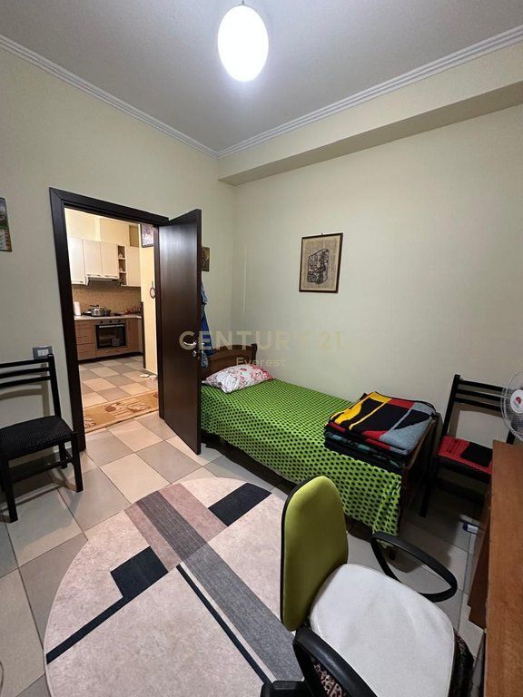 Apartament per shitje ne Xhamllik!