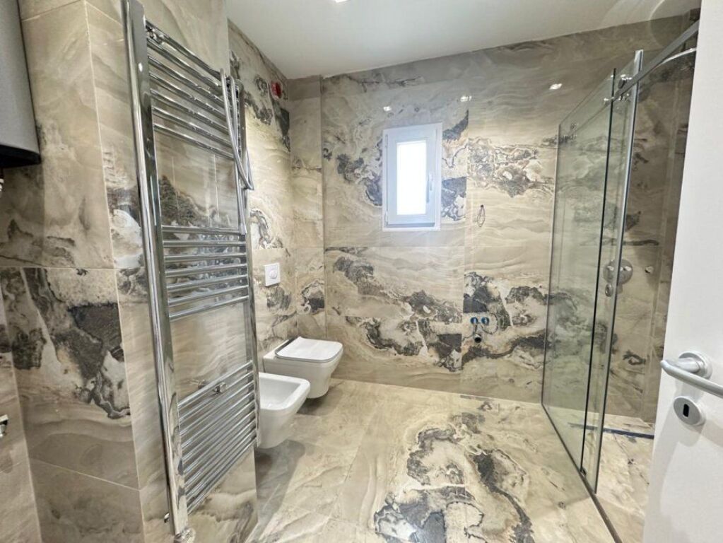 🏠 Shitet Apartament 2+1+Post Parkimi