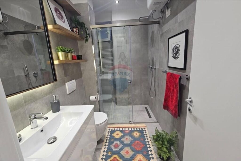 Luxury 1+1 apartment for rent at 21-Dhjetori!