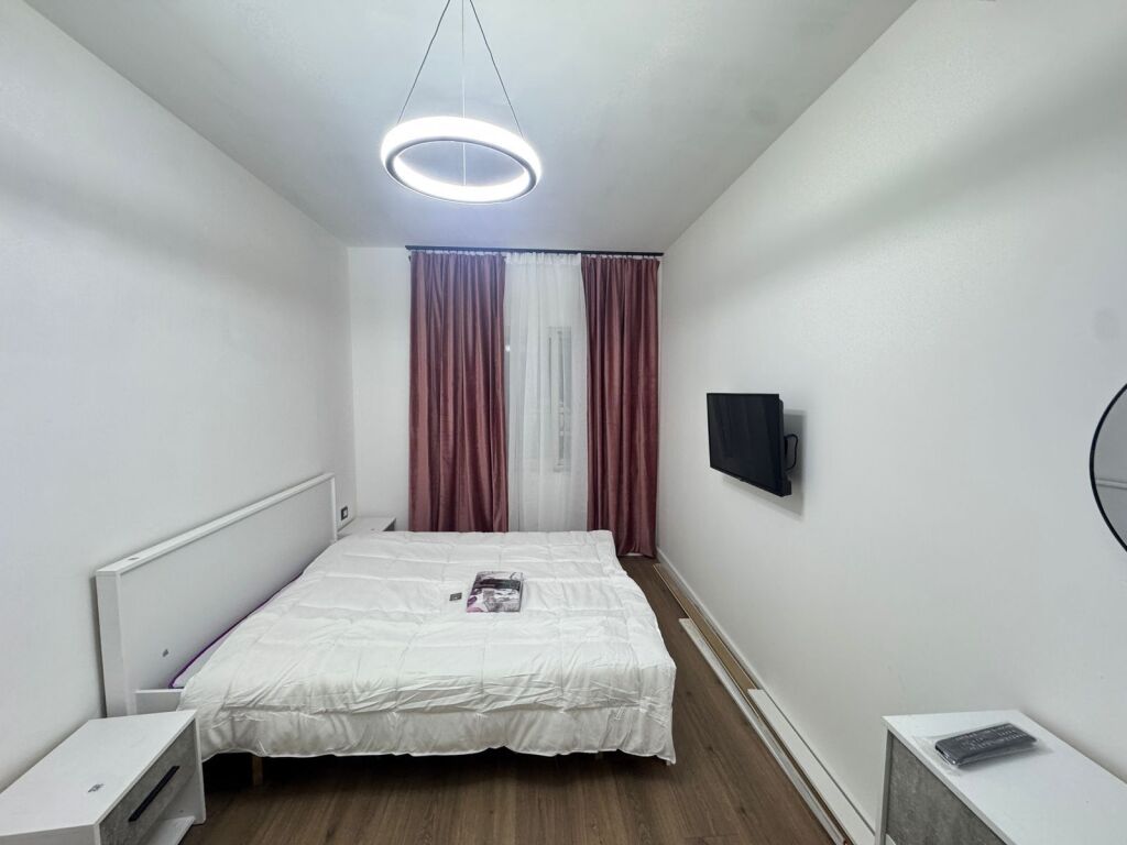 Shitet apartament 1+1 në Komunën e Parisit