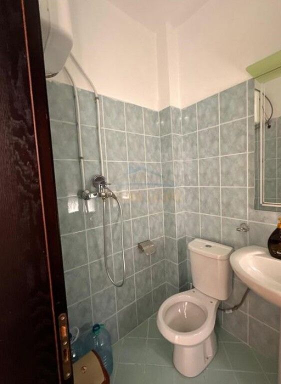 Shitet , Apartament 2+1+2 ,Lungomare ,Vlorë.