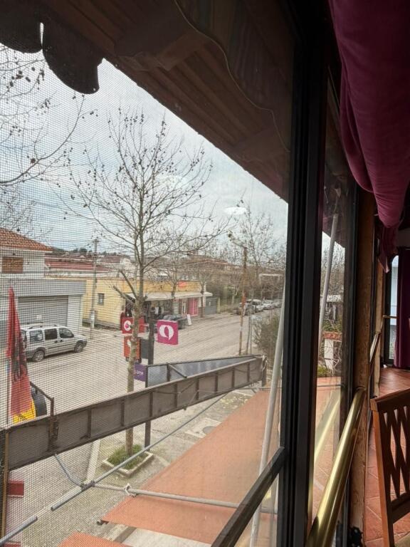 Business premises for rent located in the hospital next to the main road Petrit Llaftiu