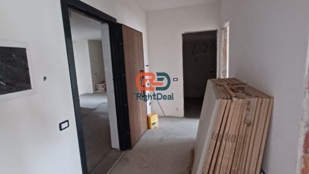 A Paskuqan presso Platinium 1, Appartamento 2+1+2 con Planimetria Regolare in Vendita!!!