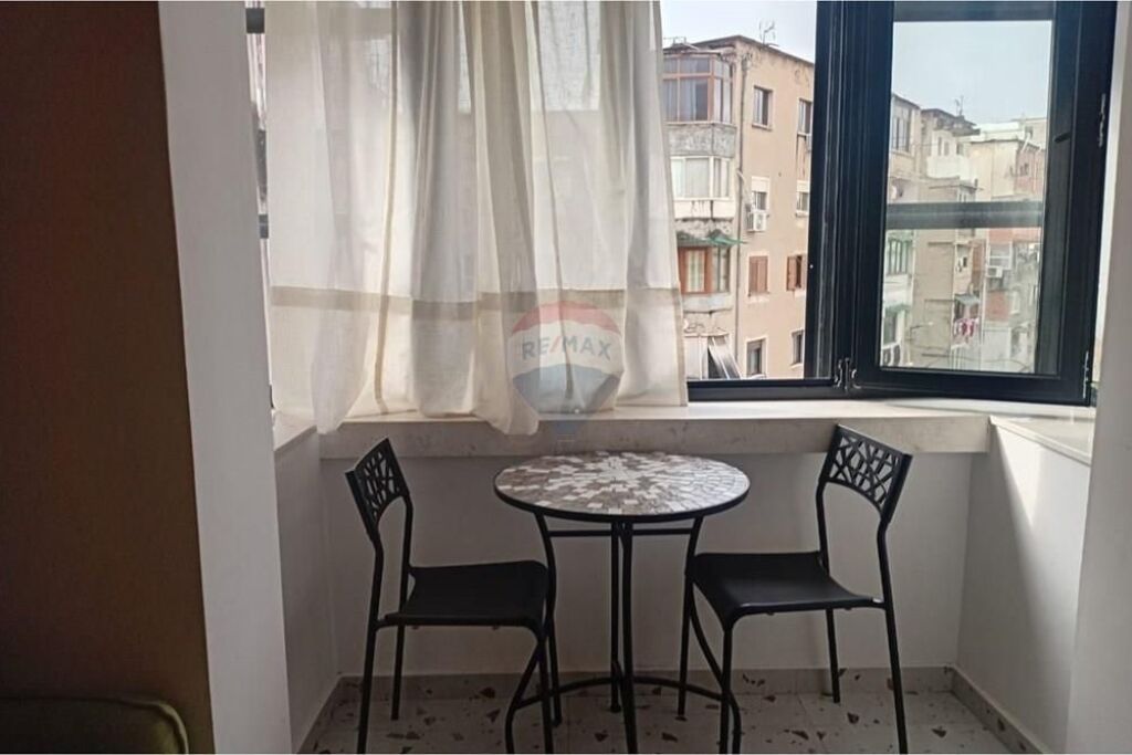 Shitet apartament tek hotel Colosseo