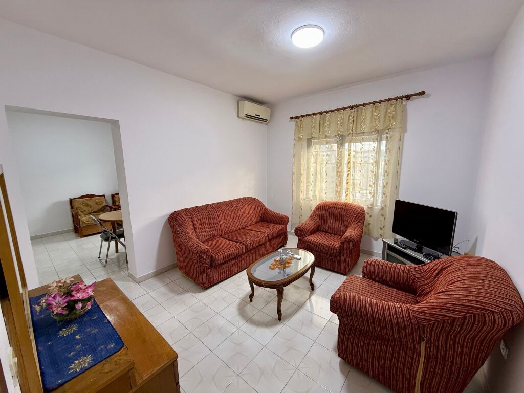 📣 AFFITTO Appartamento 1+1 Con Cucina Inclusa 📍 Vicino all'Istituto di Igiene, Ambasciata Americana 🛣️ Via "Qamil Guranjaku" ✨