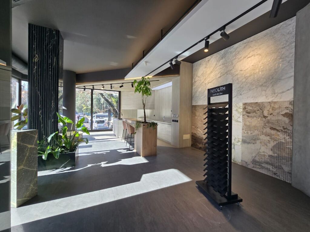 SHOP FOR RENT DINAMO STADIUM