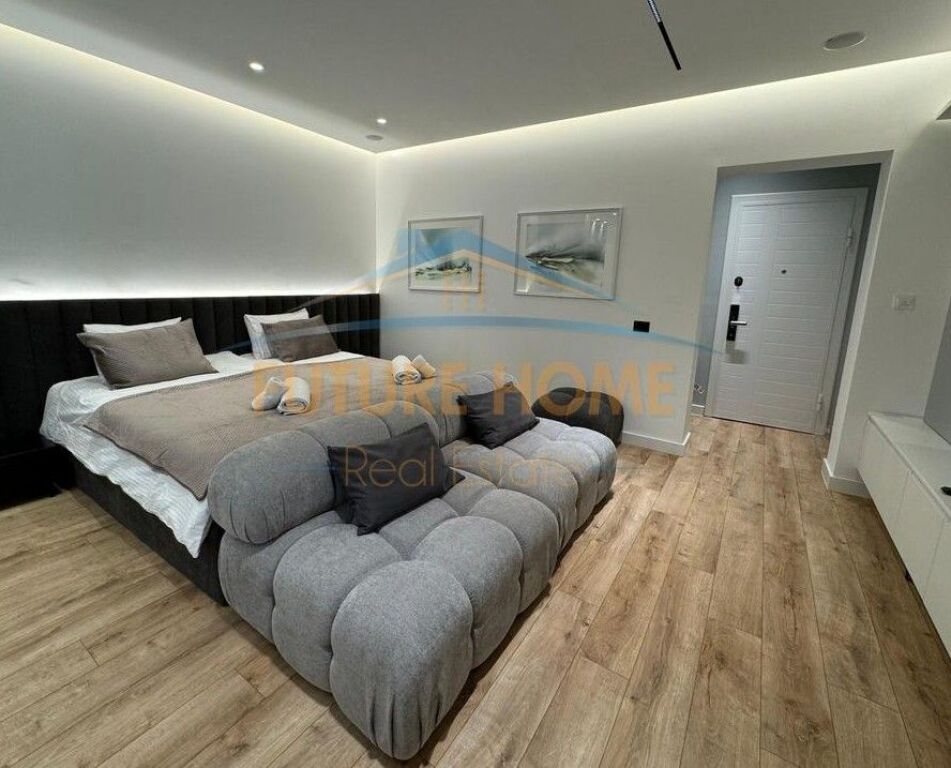 In vendita, Appartamento monolocale, Piazza Willson, Tirana!!