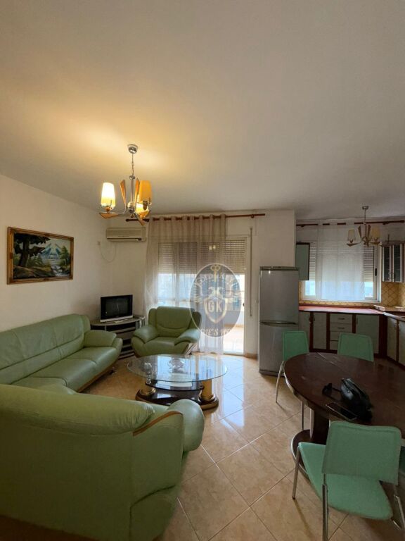 🏡 APARTAMENT ME QERA  •2+1 Plazh Durres