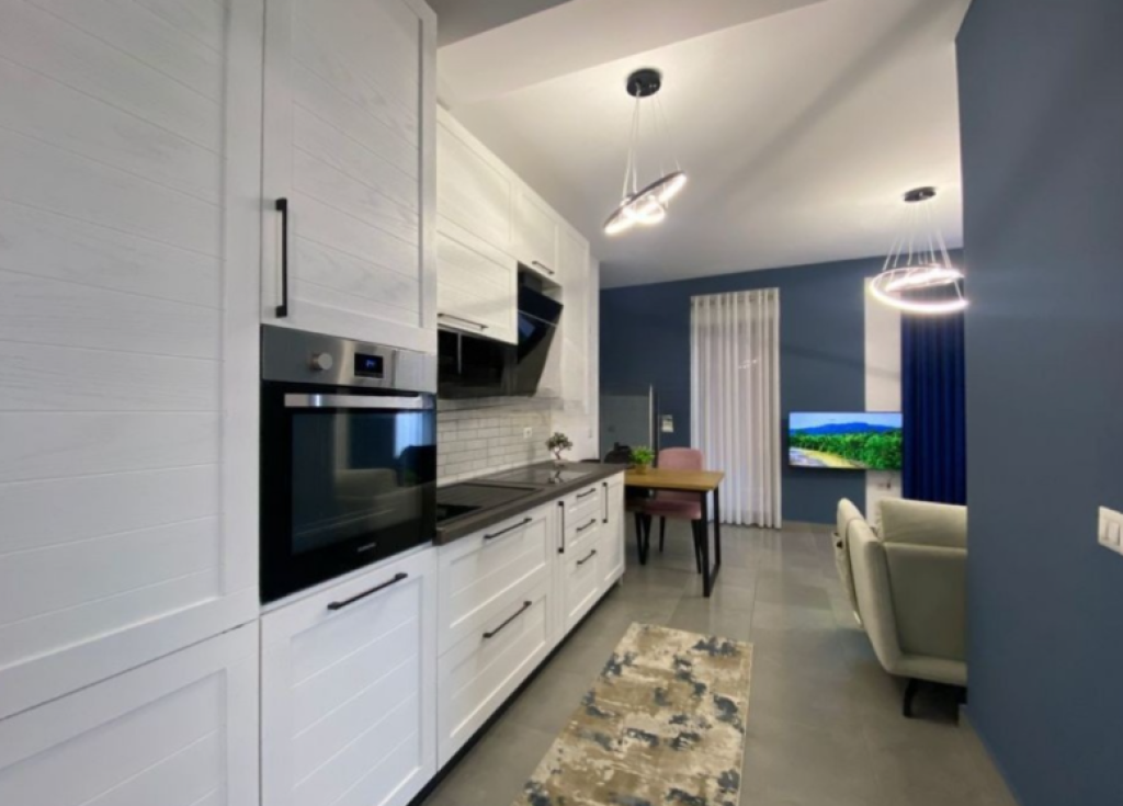 Jepet Apartament 1+1 – 21 Dhjetori, Mbrapa Mondialit    