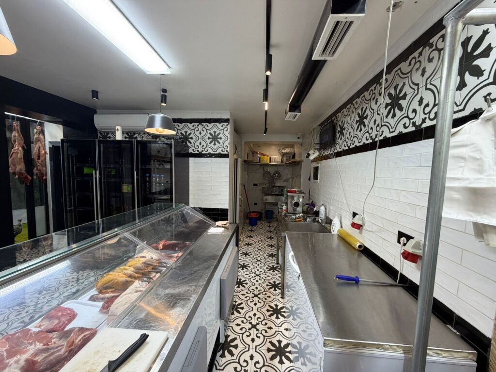 SHOP FOR SALE 45 M2 FERIT XHAJKO STREET 339,000 EURO