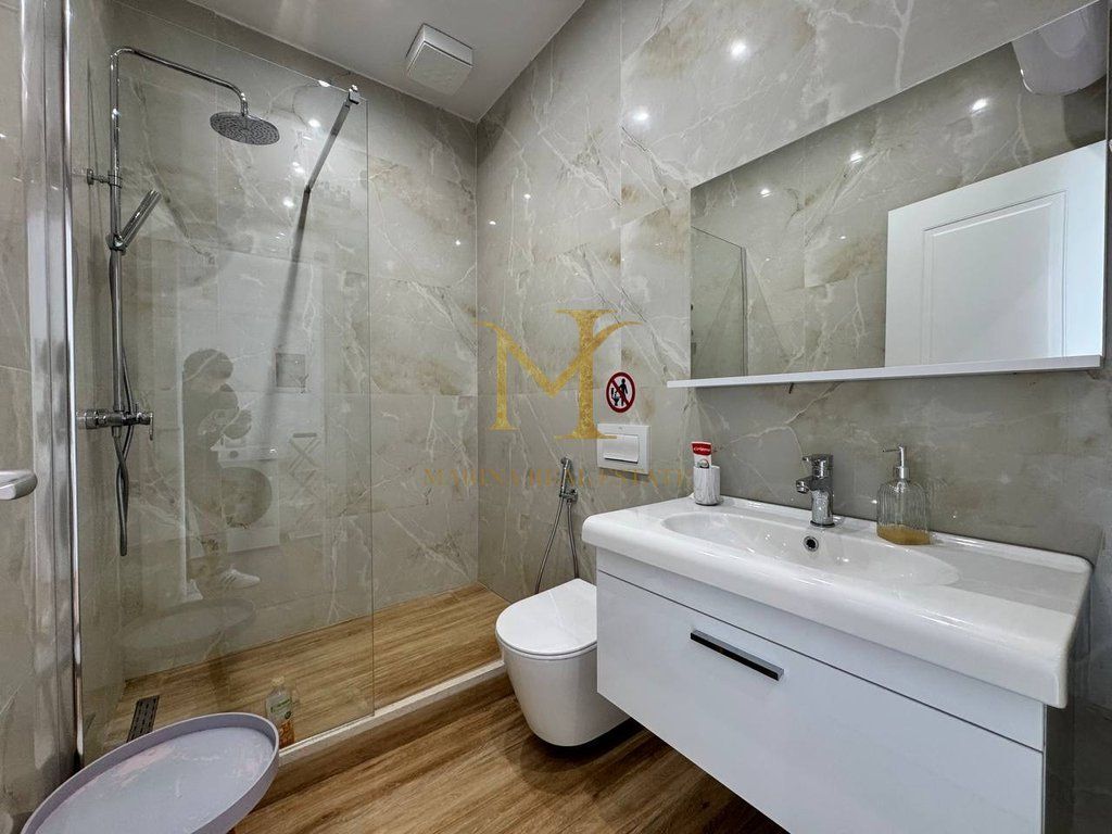 Rent super apartment 2+1+2 bathrooms + large terrace in Durres