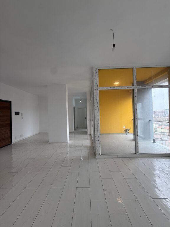 🏠Appartamento 2+1+2 in vendita 📍Nuovo Boulevard, Residenza Bermon 🏢5° piano, con ascensore 📐Superficie 103,34m2 Netti, 119,47m2 Lordi 💶 Prezzo: 168.000€