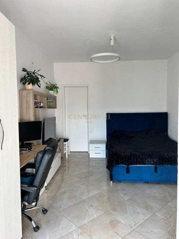 SHITET APARTAMENT 2+1+2 TEK ISH URT NE DURRES