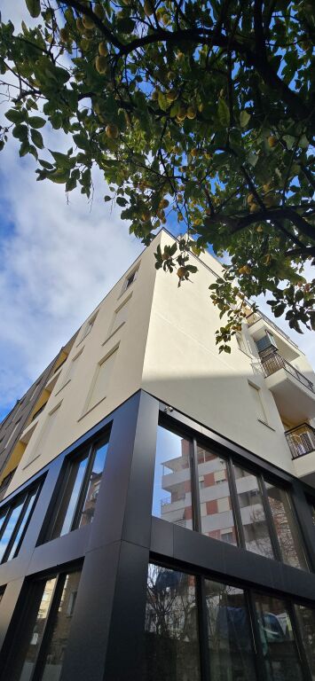 GARSONIERE&lt; ISH TREGU ELEKTRIK