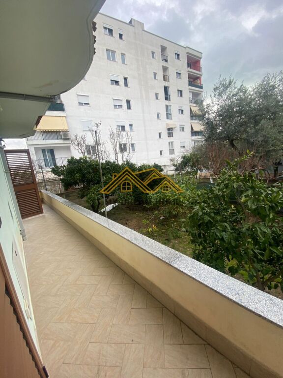 BUSINESS PREMISES FOR RENT (PRIVATE HOUSE 3+1)