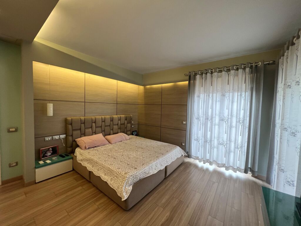 Super Apartament me Qera 2+1+2 Rring Center