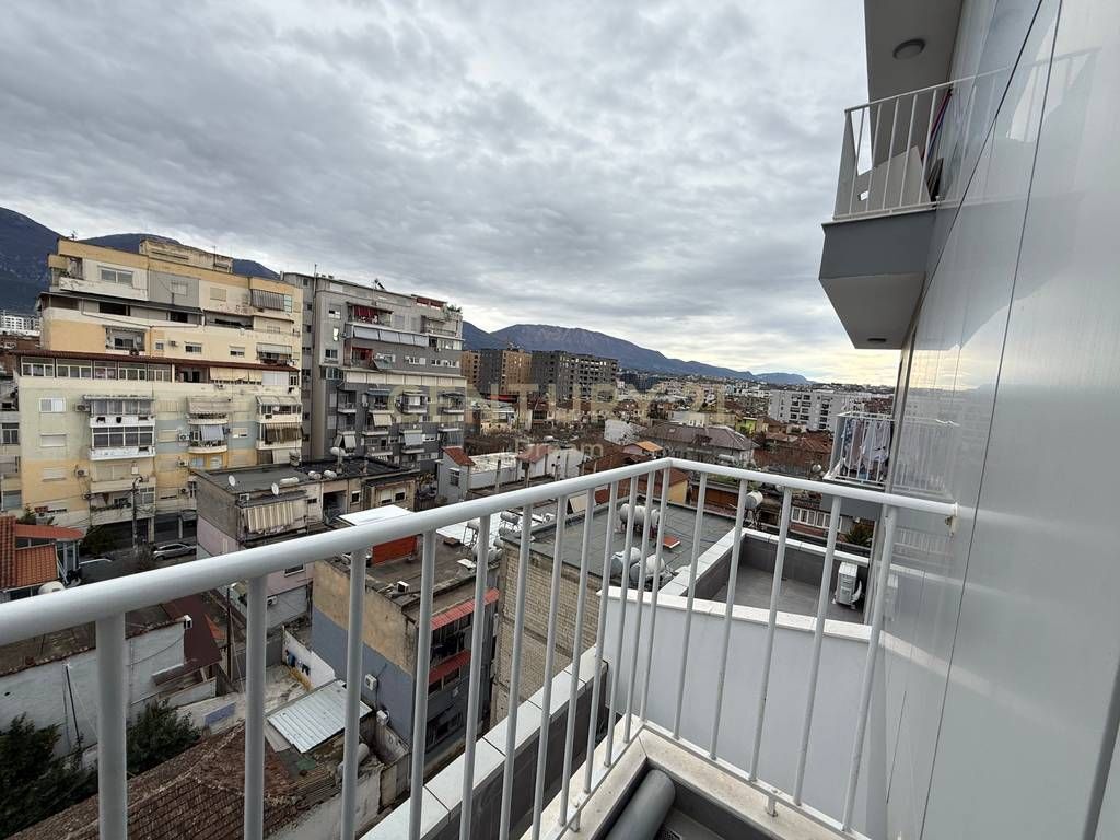 Shitet Apartament 2+1 ne Xhamllik