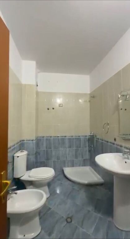 Siri Kodra, We Rent Apartment 2+1