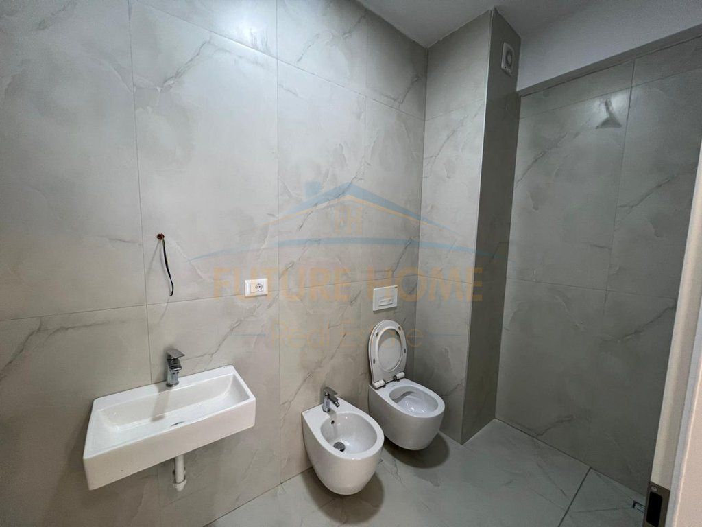 Shitet, Apartament 1+1, OXA, Fresku, Tirane.