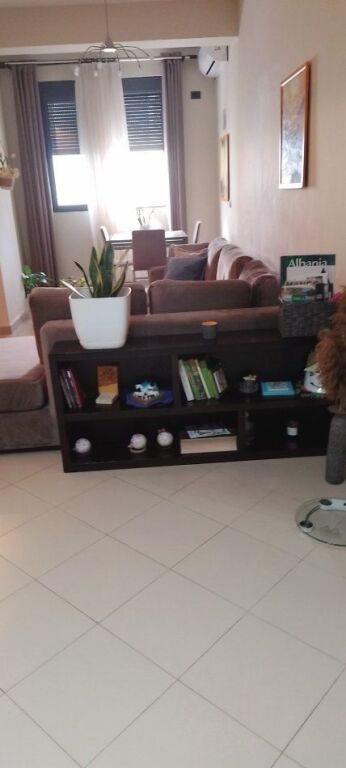 Appartamento in affitto 1+1 - 📍Komuna Parisit, vicino a Ola Fast