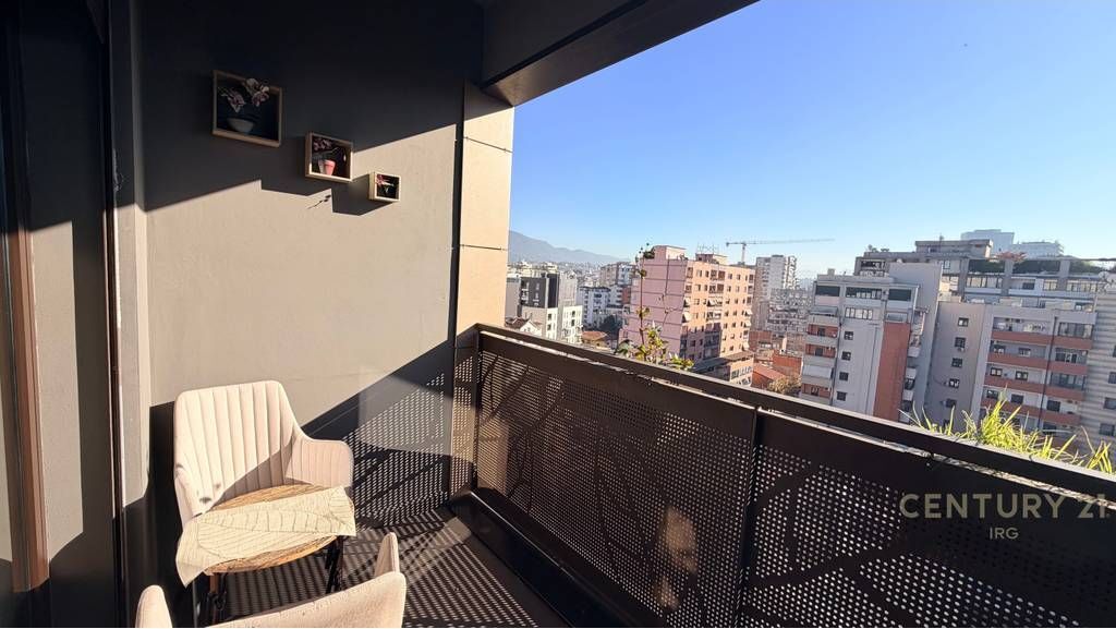 APARTAMENT 1+1 ME QIRA TEK RR BARRIKADAVE