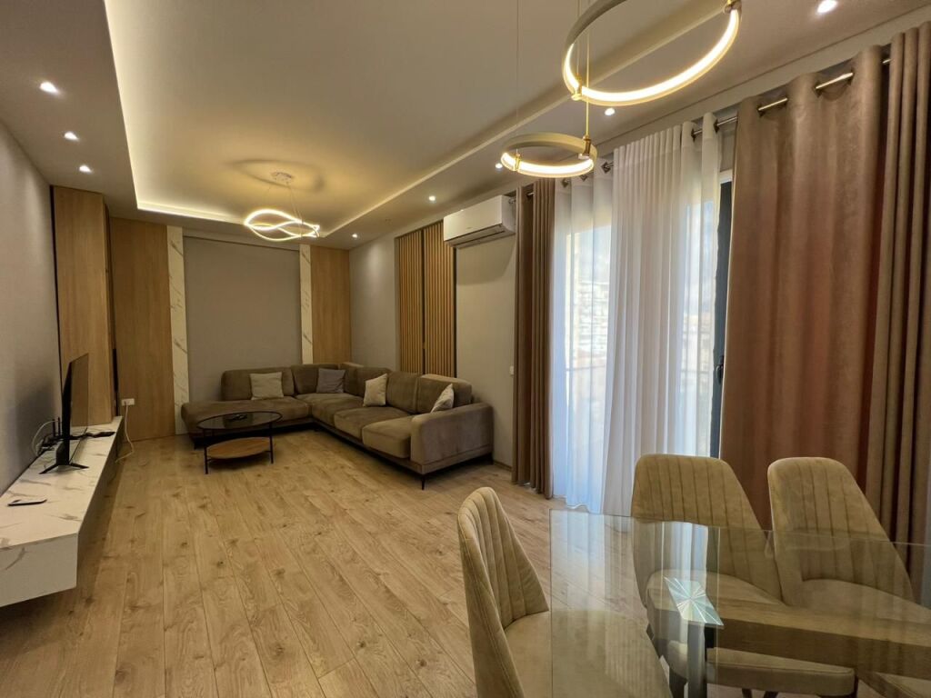 APARTAMENT 2+1+2 PER QERA NE QENDER!
