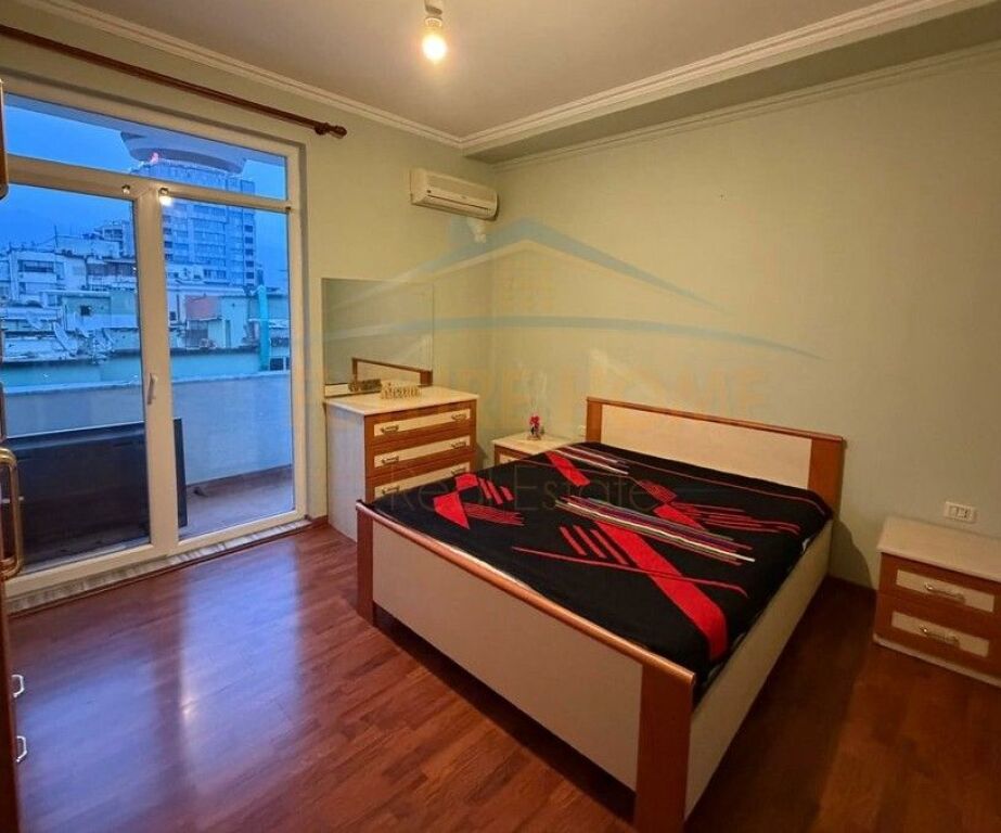 Qera, Apartament 2+1, Bllok