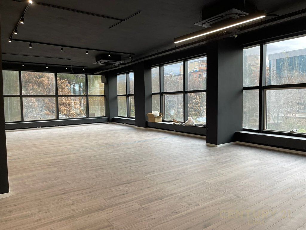 SHITET NJESI KOMERCIALE PREMIUM TEK MINISTRIA E JASHTME