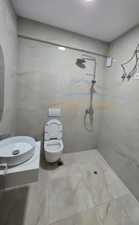 Affitto, Appartamento 2+1+2, Ali Demi, Tirana.