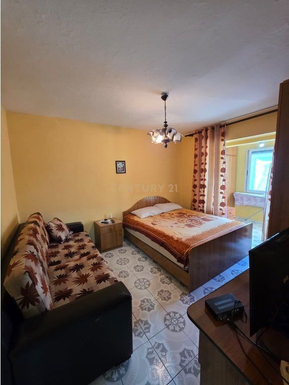 JEPET ME QIRA APARTAMENT 2+1 PRANE SHKOLLES "NIKET DARDANI"