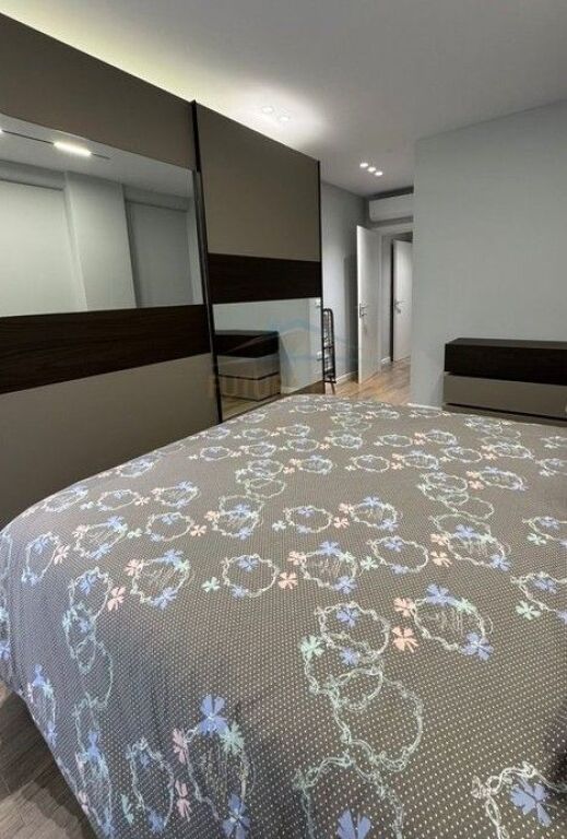 Qera, Apartament 2+1+POST PARKIMI, Shkolla e Kuqe, Tirane