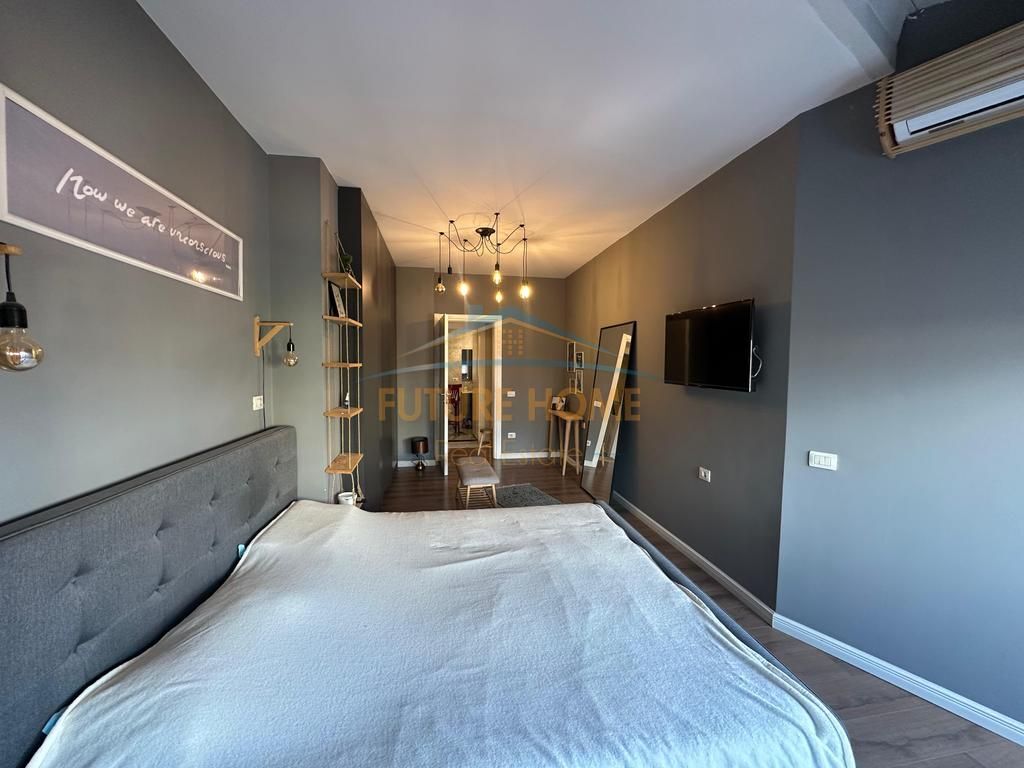 Shitet apartament 2+1 Rruga e Elbasanit