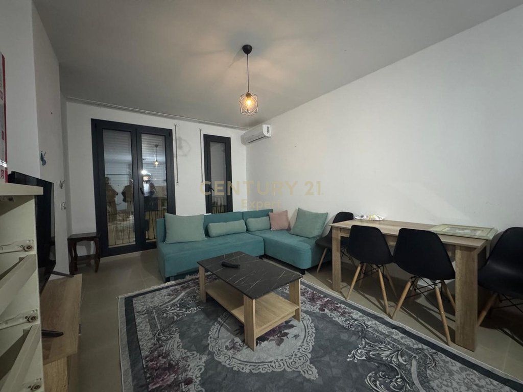 JEPET ME QIRA APARTAMENT 1+1 TE KOMPLEKSI ZIRKON