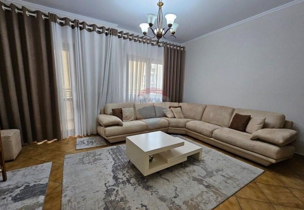 Rent/ 2+1 Apartment at Komuna Parisit