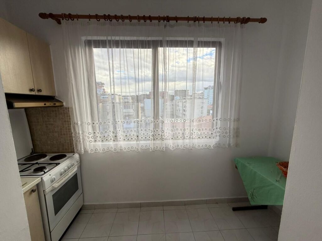 🏠 Jepet me qira apartament 2+1 📍 Mbrapa Ambasadës Amerikane  💶 Çmimi: 450 €   