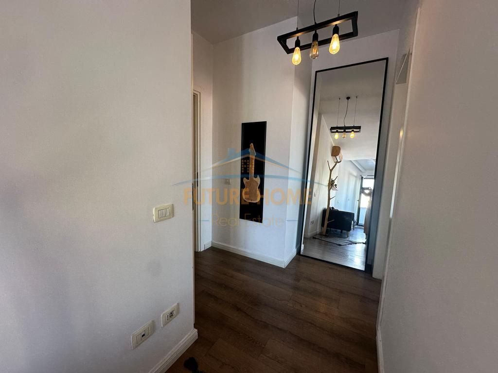 Shitet apartament 2+1 Rruga e Elbasanit