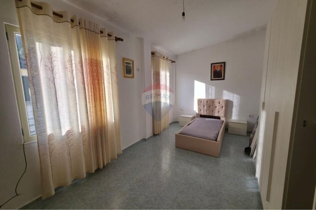 Shitet Shtepi Private ne Ndroq