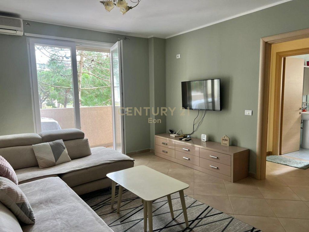 Appartamento 2+1+2 con vista laterale sul mare a Shkembi i Kavajes, Durres !