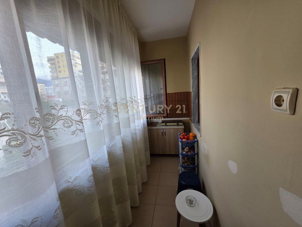 Shitet apartament 1+1 në zonën e Porcelanit, pas U.E.T.