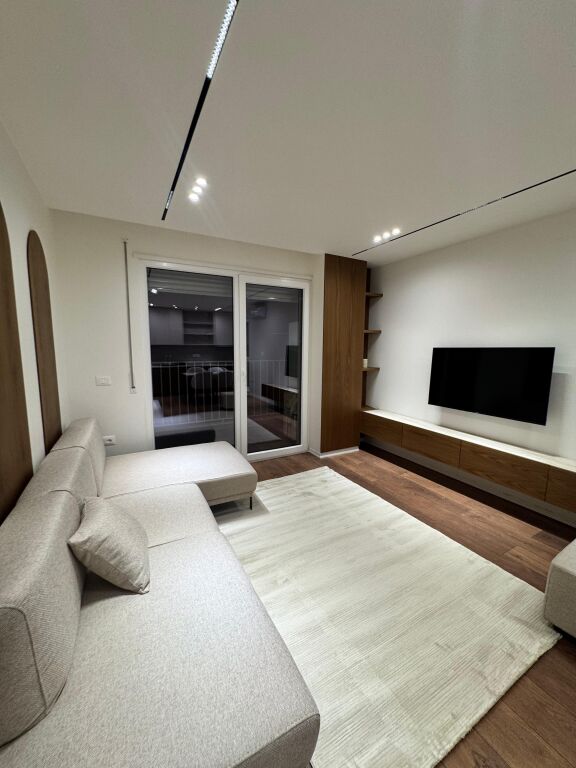 Jepet me qera apartament 1+1 – Xhamllik