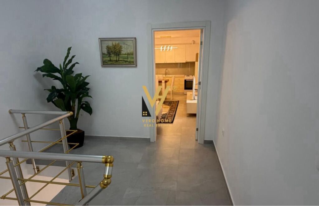 ENTRANCE 2+1 FOR RENT AT THE TRAIN STATION 700 EURO